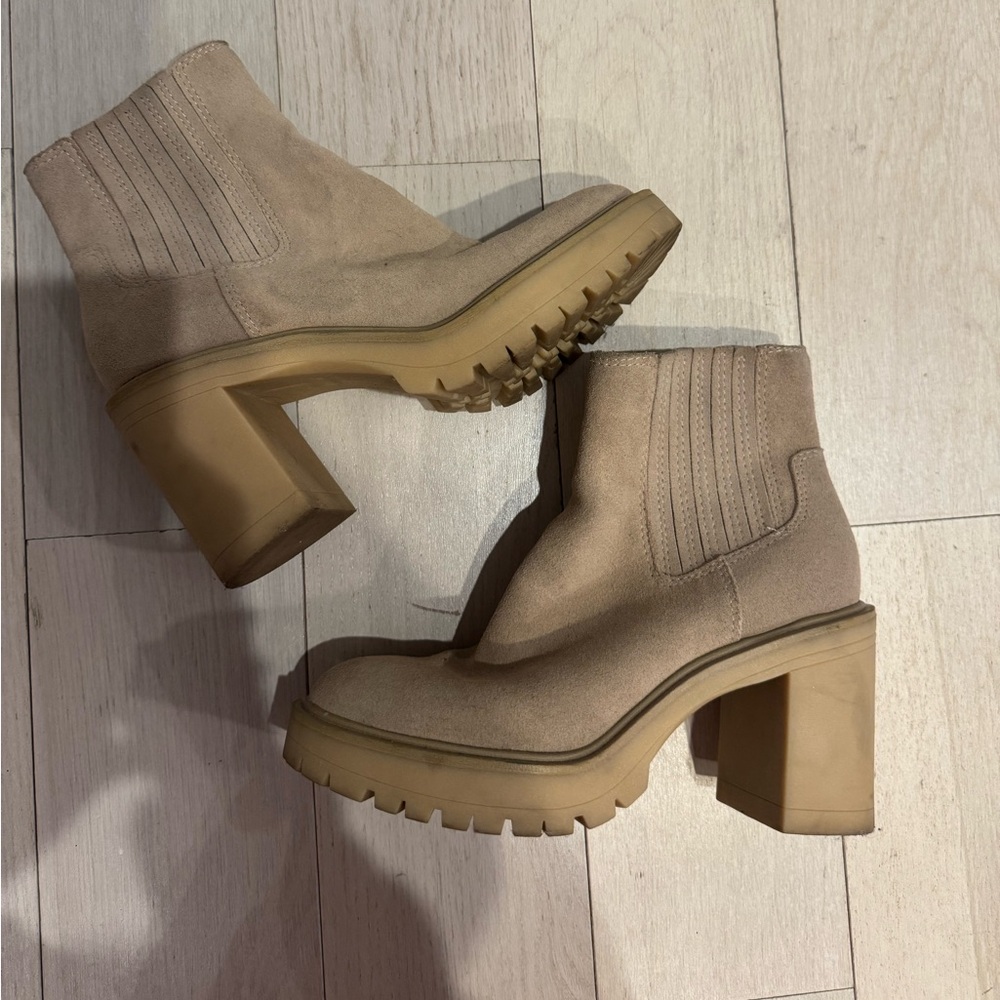 Dolce Vita Women’s Caster Booties in Dune Suede